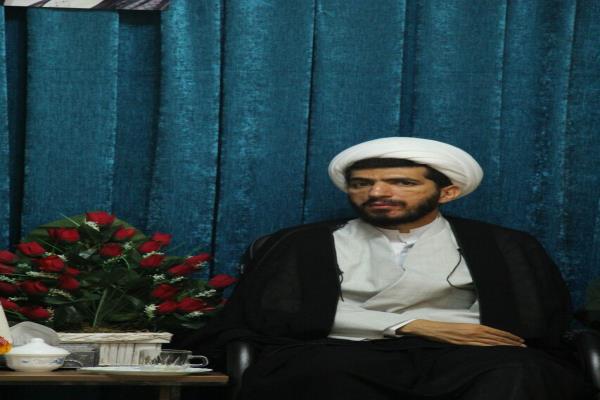 دیدار فرماندار و فرمانده سپاه تکاب با امام جمعه در آستانه هفته دفاع مقدس تصویر خبر