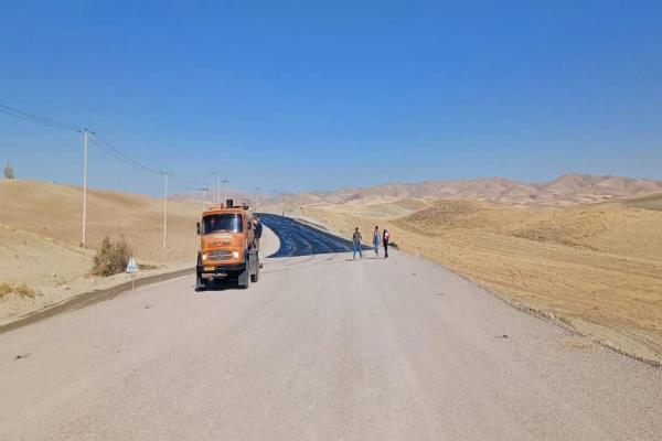 عملیات آسفالت محور تخت سلیمان آغاز شد تصویر خبر
