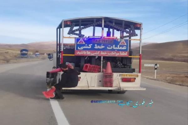 آغاز عملیات خط کشی جاده تکاب_شاهین دژ تصویر خبر